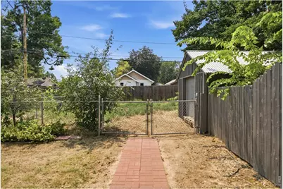 338 W 9th St, Loveland, CO 80537 - Photo 36