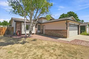 343 Hawthorn Dr, Loveland, CO 80538 - Photo 1