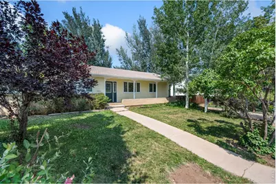2612 Mountain View Ave, Longmont, CO 80503 - Photo 2