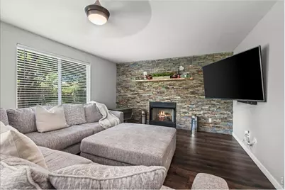 2431 Maplewood Cir E, Longmont, CO 80503 - Photo 12