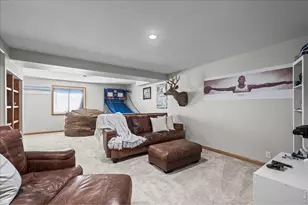 2431 Maplewood Cir E, Longmont, CO 80503 - Photo 22