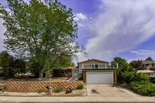 1442 Hilltop Dr, Longmont, CO 80504 - Photo 2