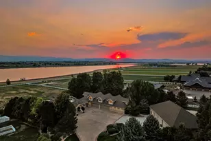 6351 Cottonwood Shores Dr, Wellington, CO 80549 - Photo 2