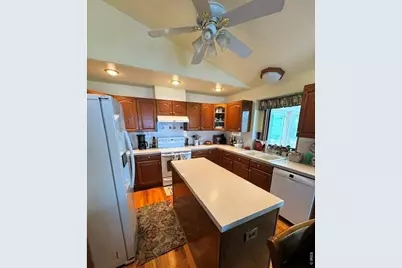 905 N 4th St, Johnstown, CO 80534 - Photo 4