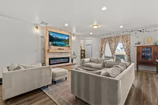 225 Dorothy Dr, Berthoud, CO 80513 - Photo 8