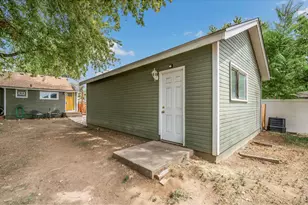 542 E 10th St, Loveland, CO 80537 - Photo 22
