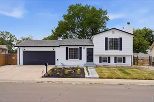 4513 Fairplay Wy, Denver, CO 80239 - Photo 2