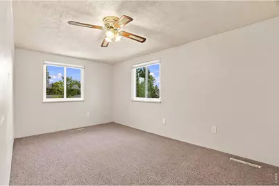 942 Granite Ct, Longmont, CO 80504 - Photo 22
