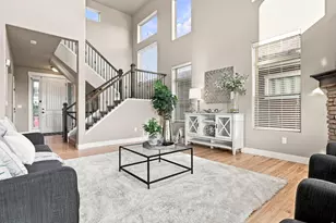 608 Vermilion Peak Dr, Windsor, CO 80550 - Photo 2