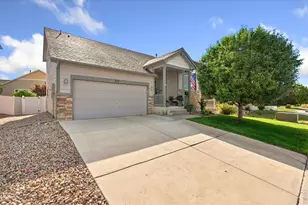 375 Shadowbrook Dr, Windsor, CO 80550 - Photo 1
