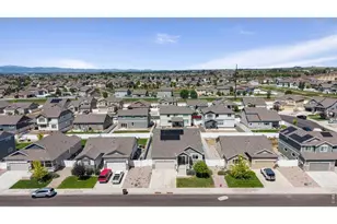 956 Maplebrook Dr, Windsor, CO 80550 - Photo 2