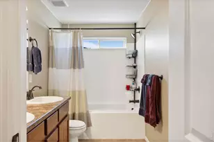 956 Maplebrook Dr, Windsor, CO 80550 - Photo 30