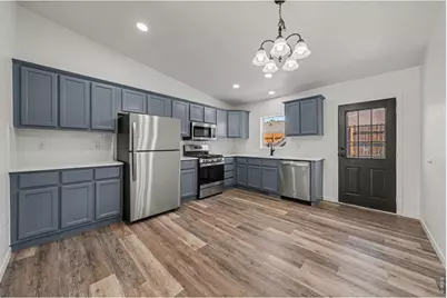 552 S Carriage Dr, Milliken, CO 80543 - Photo 6