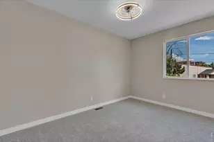 1226 Hunter Ct, Longmont, CO 80501 - Photo 10