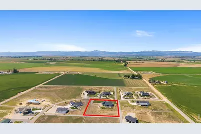 9251 Meadow Farms Dr, Milliken, CO 80543 - Photo 48