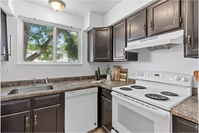 1812 Lincoln Dr, Longmont, CO 80501 - Photo 8