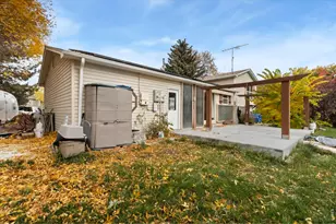 204 E 50th St, Loveland, CO 80538 - Photo 18