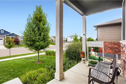 1489 Vantage Pkwy, Berthoud, CO 80513 - Photo 2