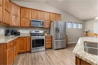 161 E Ilex Ct, Milliken, CO 80543 - Photo 2