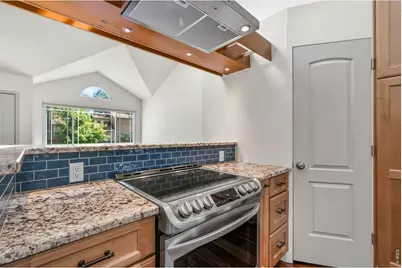 906 Deer Creek Ln, Fort Collins, CO 80526 - Photo 8