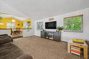 3916 W 21st St, Greeley, CO 80634 - Photo 6