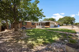 318 22nd St SE, Loveland, CO 80537 - Photo 2