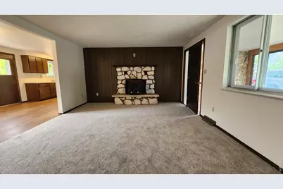 521 W 33rd St, Loveland, CO 80538 - Photo 6