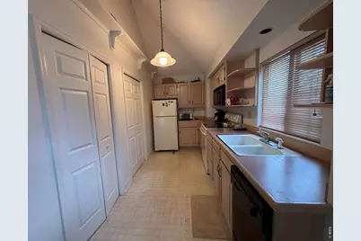 1010 S Saint Vrain Ave #E-4, Estes Park, CO 80517 - Photo 8