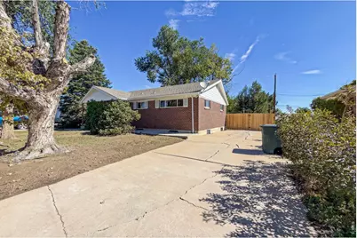 10674 Grant Dr, Northglenn, CO 80233 - Photo 2