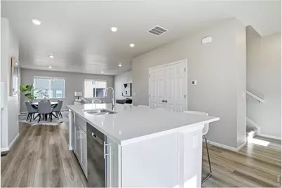 5685 Vivian St, Arvada, CO 80002 - Photo 10