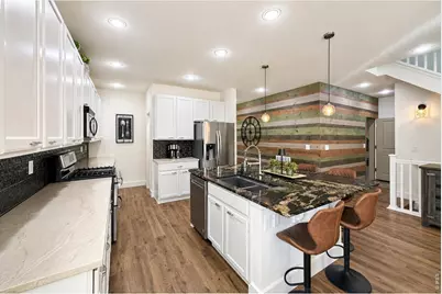 1421 Rustic Dr, Longmont, CO 80504 - Photo 8