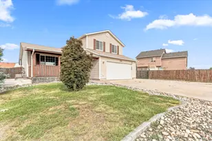3905 Dove Ln, Evans, CO 80620 - Photo 4