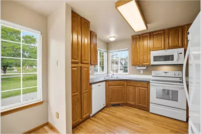 932 Richmond Dr #V-2, Fort Collins, CO 80526 - Photo 12