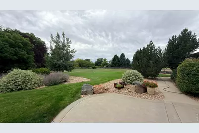 9078 Fieldcrest Ln, Longmont, CO 80503 - Photo 4