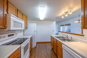 1841 Juniper St, Longmont, CO 80501 - Photo 8