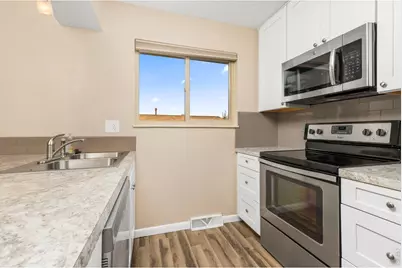 3405 W 16th St #C-9, Greeley, CO 80634 - Photo 10