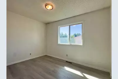 306 N 25th Ave Ct, Greeley, CO 80631 - Photo 8