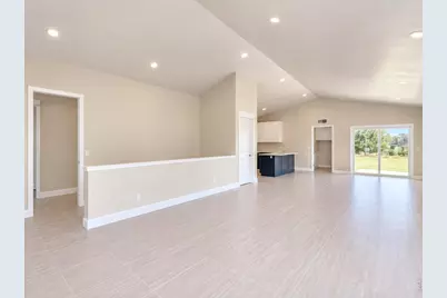 1667 Taft Gardens Cir, Loveland, CO 80537 - Photo 4