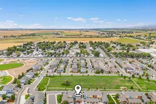 226 N Parkside Dr, Longmont, CO 80501 - Photo 28