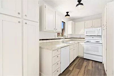 2701 19th St Dr #7, Greeley, CO 80634 - Photo 6