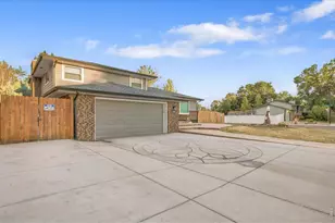 2502 Courtney Dr, Loveland, CO 80537 - Photo 2