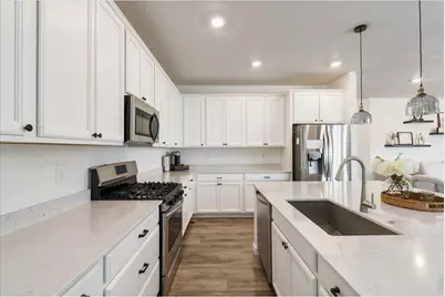 727 Columbia St, Johnstown, CO 80534 - Photo 18