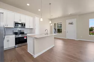 420 High Point Dr, Longmont, CO 80504 - Photo 2