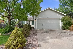 2137 Steele St, Longmont, CO 80501 - Photo 1