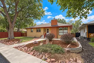 842 Grant St, Longmont, CO 80501 - Photo 2