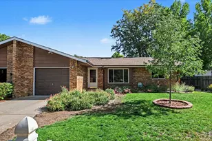 720 Ponderosa Dr, Fort Collins, CO 80521 - Photo 2