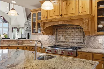 2075 Doyle Dr, Berthoud, CO 80513 - Photo 10