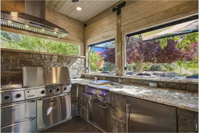 2075 Doyle Dr, Berthoud, CO 80513 - Photo 6