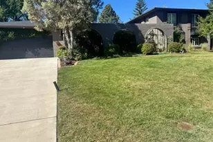 2629 Hawaii Pl, Loveland, CO 80538 - Photo 2