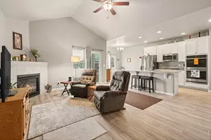1237 Tipton St, Berthoud, CO 80513 - Photo 2